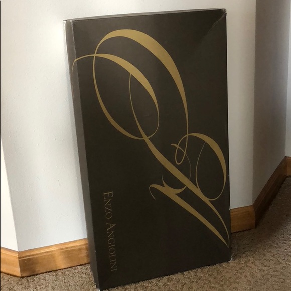 Brown leather boots - Picture 5 of 5